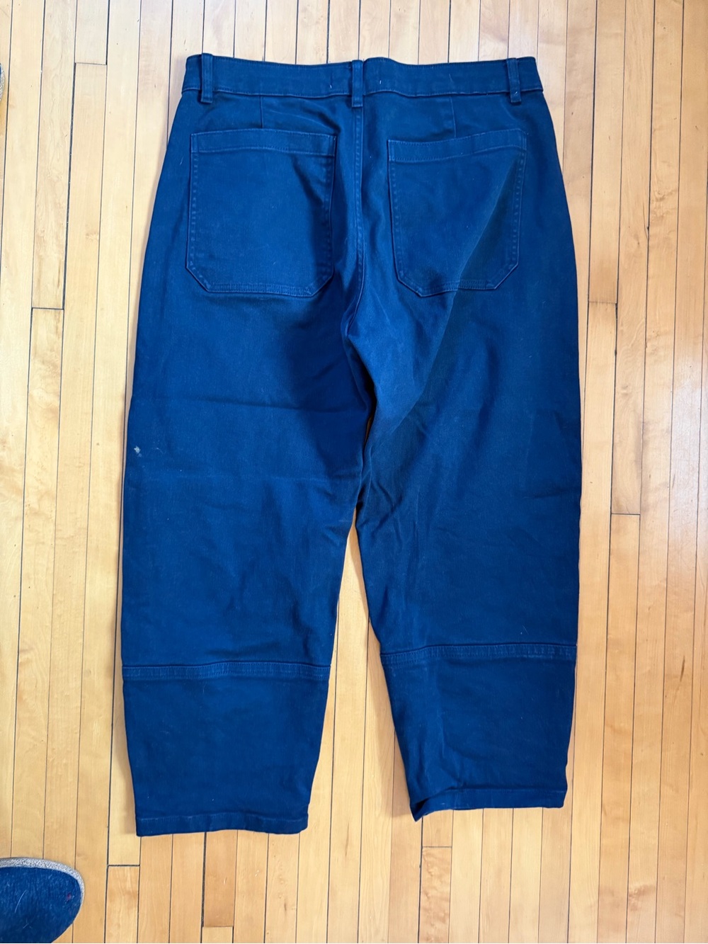 Everlane Utility Barrel Pant - Picture 4 of 4